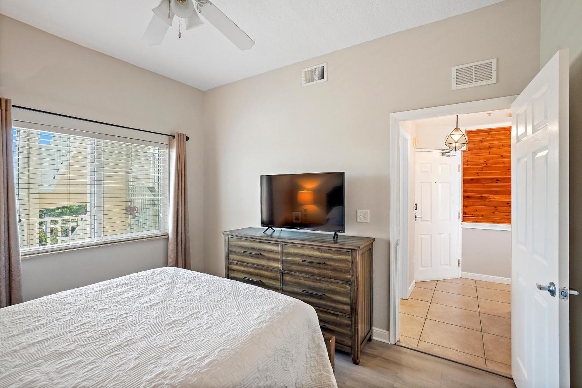 Oceanfront Luxury Condo! Mins To Beach! Rum Bar Next Door! St. Petersburg Esterno foto