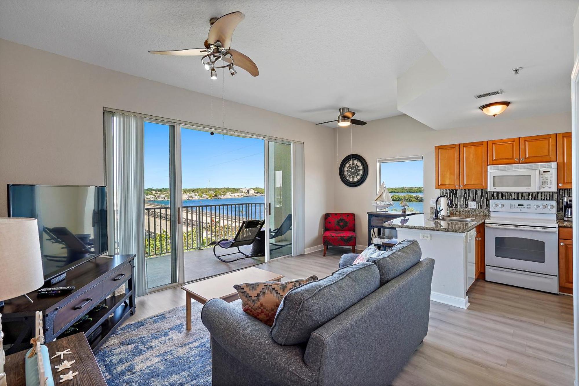 Oceanfront Luxury Condo! Mins To Beach! Rum Bar Next Door! St. Petersburg Esterno foto