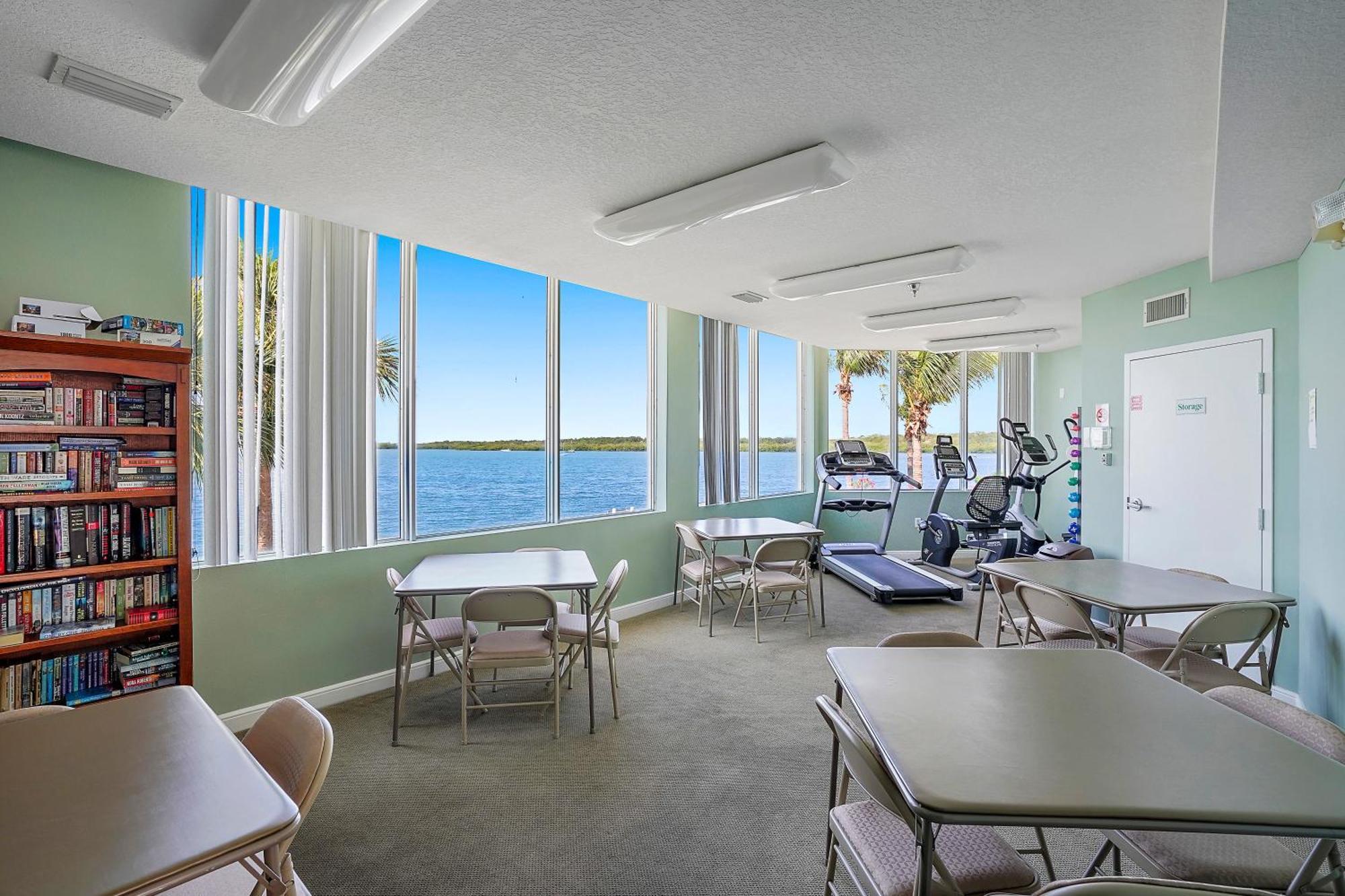 Oceanfront Luxury Condo! Mins To Beach! Rum Bar Next Door! St. Petersburg Esterno foto